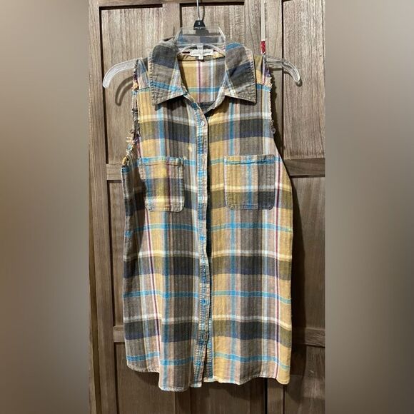 EUC Gilded Intent Raw Edge Sleeveless plaid flannel shirt. - Picture 1 of 2